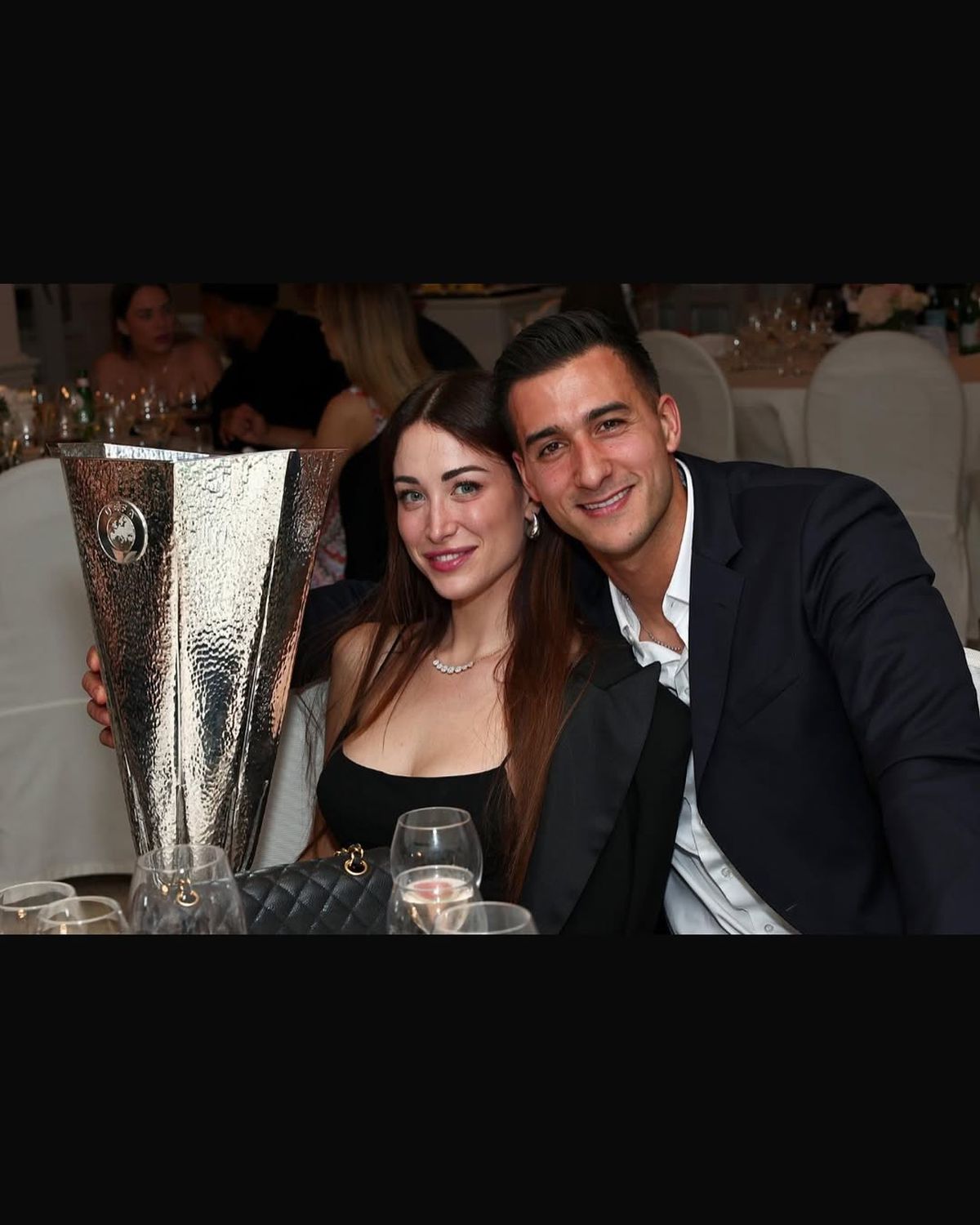 Anna a devenit doctoriță cu acte în regulă și a sărbătorit cu soțul fotbalist: „Nu știam dacă voi termina examenele la timp! Femeilor, visați măreț!”