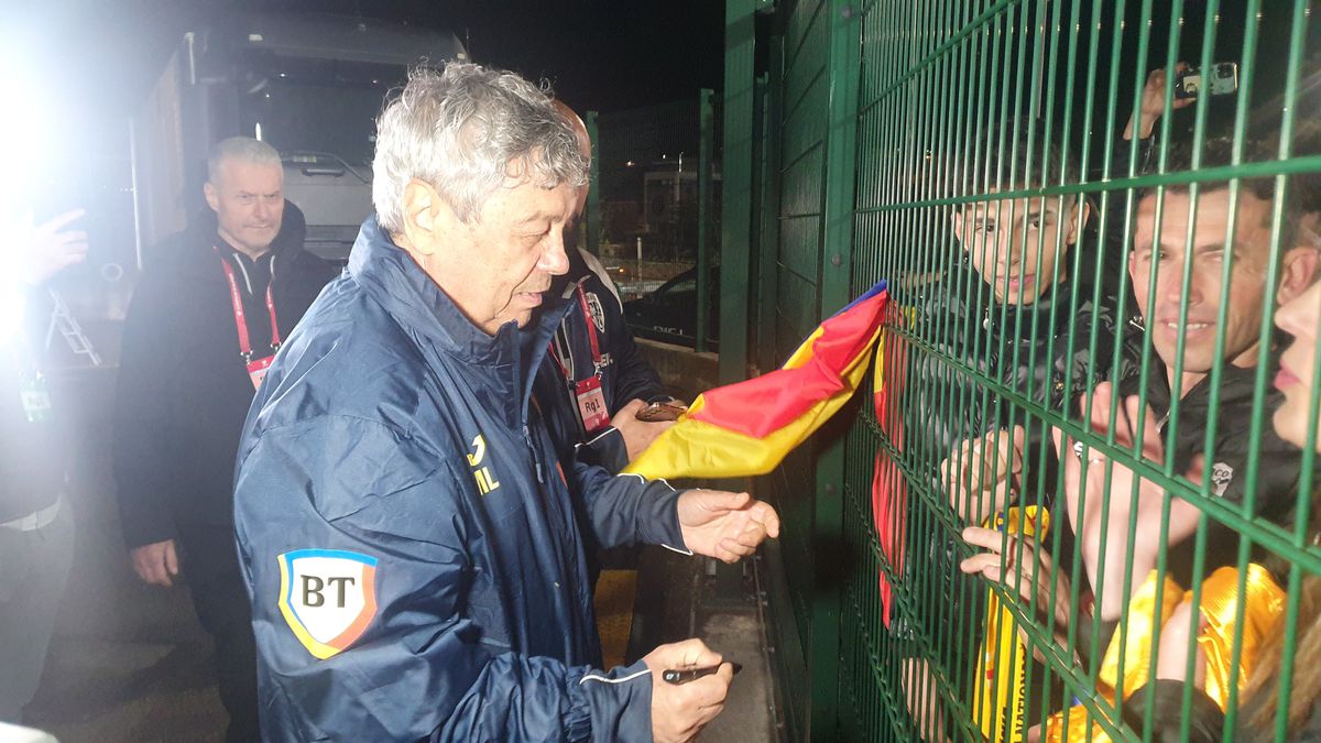 Imagini în oglindă la 14 ani distanță » Același gard, alt selecționer: Mircea Lucescu le-a făcut pe plac fanilor, care au primit cadouri