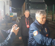 Imagini în oglindă la 14 ani distanță » Același gard, alt selecționer: Mircea Lucescu le-a făcut pe plac fanilor, care au primit cadouri