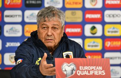 Ce a vrut să spună? Mircea Lucescu, declarație interpretabilă, înainte de San Marino - România: „Credeți că dacă îi vedeți se schimbă lucrurile?”