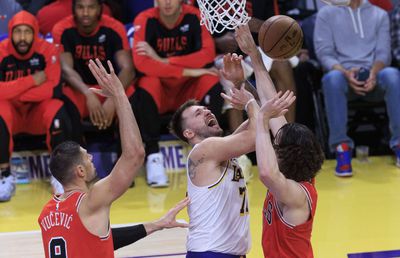 Luka Doncic, extrem de nervos în înfrângerea la scor a lui Los Angeles Lakers: „E o prostie” » LeBron James a revenit după accidentare