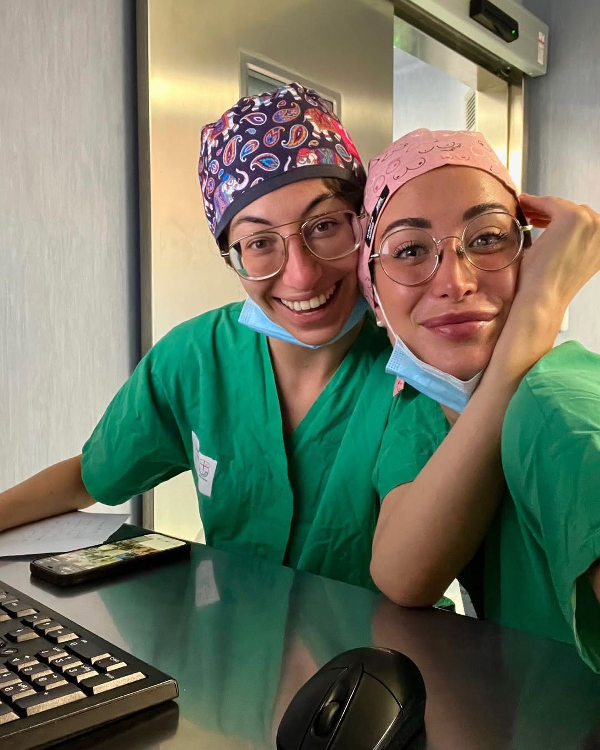 Anna a devenit doctoriță cu acte în regulă și a sărbătorit cu soțul fotbalist: „Nu știam dacă voi termina examenele la timp! Femeilor, visați măreț!”