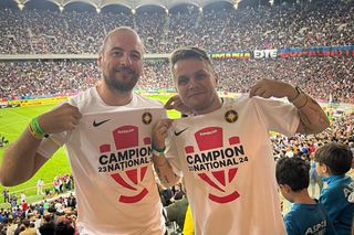 „Stai, dracu', aici, că luăm bătaie amândoi!” » Cum era s-o pățească pe stadion o vedetă de pe internet