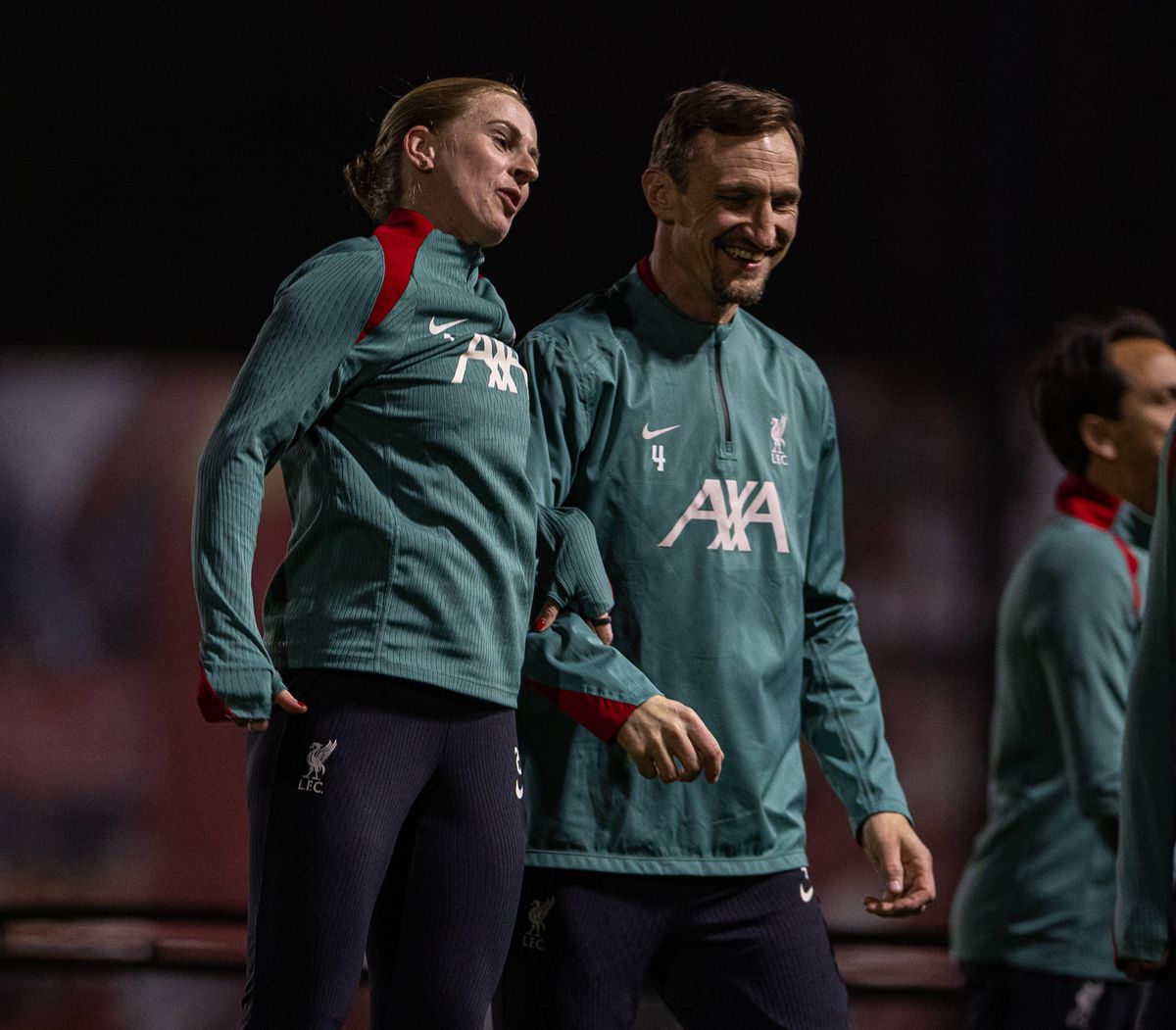 Prima femeie care joacă un meci pentru echipa masculină a legendelor lui Liverpool