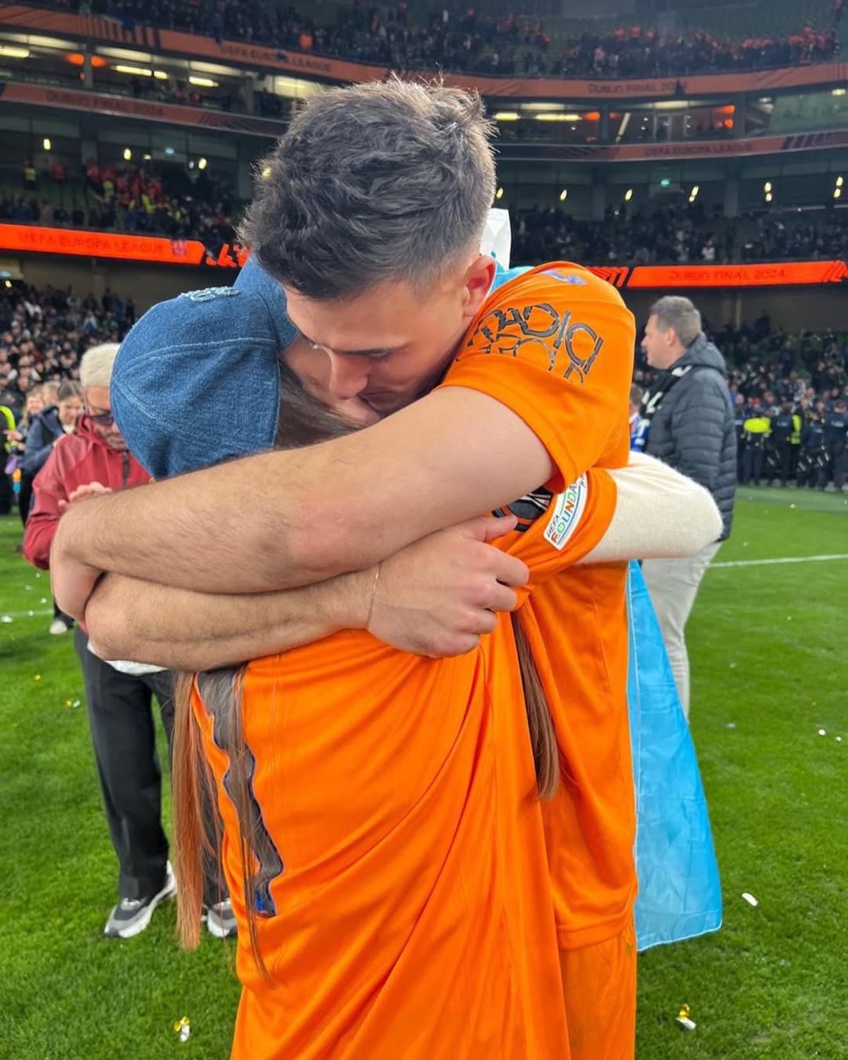 Anna a devenit doctoriță cu acte în regulă și a sărbătorit cu soțul fotbalist: „Nu știam dacă voi termina examenele la timp! Femeilor, visați măreț!”