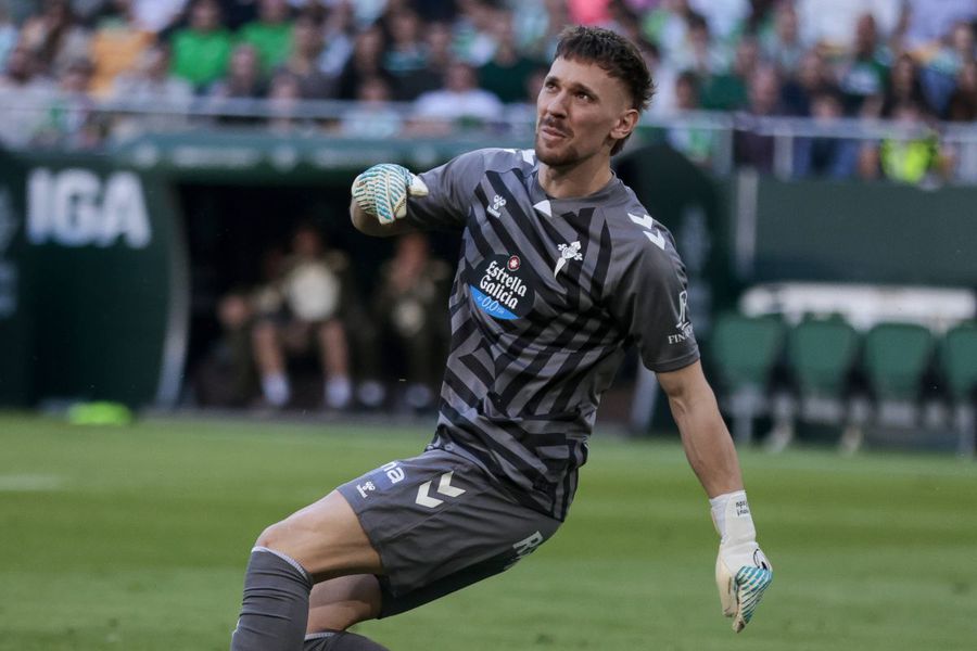 Răsturnare de situație: Ionuț Radu vine la București și vrea să apere în Turcia - România » L-a sunat pe Mircea Lucescu