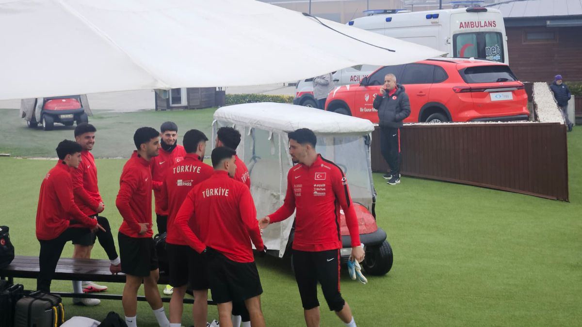 Arda Guler, absent de la antrenamentul lui Montella! Ultimele detalii de la baza Turciei: 3 jucători cu probleme, unul urmează să fie trimis acasă, altul e în mare pericol