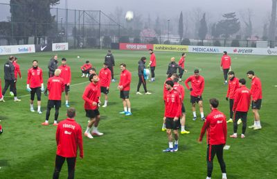 Arda Guler, absent de la antrenamentul lui Montella! Ultimele detalii de la baza Turciei: 3 jucători cu probleme, unul urmează să fie trimis acasă, altul e în mare pericol