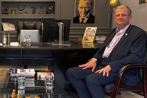 „Avem viziuni comune, mai puțin Israel și Moldova” » Cum ne vede un istoric turc cu rădăcini în România: „Dacă nu mergeau la Paris, turcii veneau la București ca să fie în Europa”