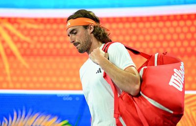 Tsitsipas, eșec crunt la Miami » „Măturat” de pe teren, a făcut scandal: „Să vă fie rușine!”