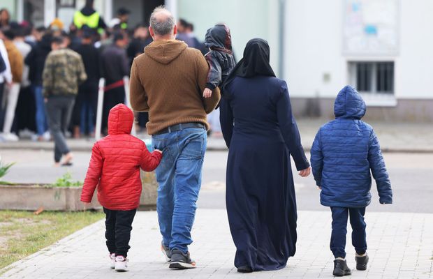 „Imigranții l-au băgat în comă în 5 minute” » Neamțul celebru din România critică drastic Germania: „Acesta e adevărul. Sunt creștin, nu vreau să fim țară musulmană”