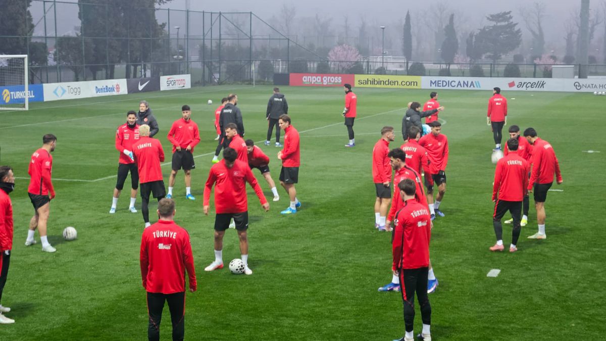 Arda Guler, absent de la antrenamentul lui Montella! Ultimele detalii de la baza Turciei: 3 jucători cu probleme, unul urmează să fie trimis acasă, altul e în mare pericol