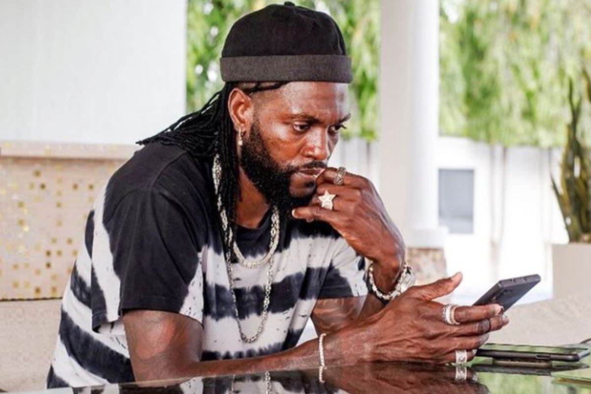 CORONAVIRUS. Emmanuel Adebayor: „Sunt banii mei și nu donez nimic, că doar n-am adus eu virusul în țară!”