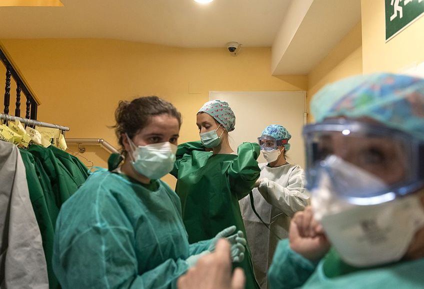 Medicii din Spania lupta pentru a face față cazurilor de coronavirus // FOTO: Guliver/GettyImages