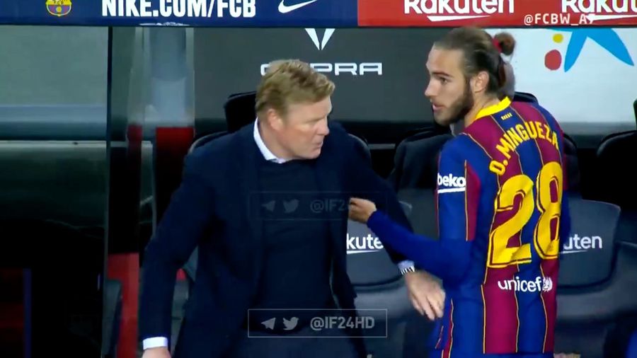 Imaginea meciului pe „Camp Nou” » Furia lui Koeman împotriva propriului jucător: l-a scos de pe teren și nici nu l-a băgat în seamă!