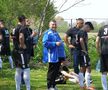 Au curs sute de litri de bere la derby-ul liderului din Dâmbovița: „Suntem ca nea Gigi, toți sunt împotriva noastră” + Scandal cu arbitrul: „Ai luat bani de la ăștia? Ți-au dat primă de Paște?”