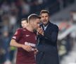 Rapid - FCSB. Adrian Mutu în încurajează pe Răzvan Onea (foto: Raed Krishan/GSP)