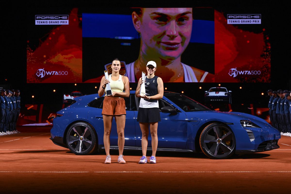 Iga Swiatek duce acasă un Porsche de peste 200.000 de euro, după triumful cu Sabalenka în finala de la Stuttgart