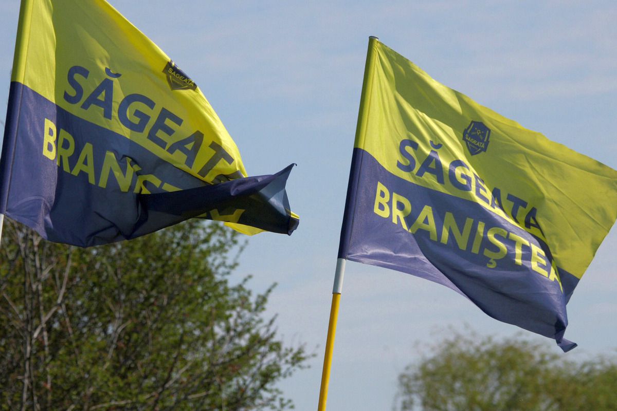 Au curs sute de litri de bere la derby-ul liderului din Dâmbovița: „Suntem ca nea Gigi, toți sunt împotriva noastră” + Scandal cu arbitrul: „Ai luat bani de la ăștia? Ți-au dat primă de Paște?”