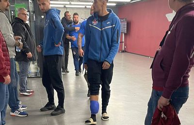Florinel Coman a apărut cu tibia „împachetată” după Rapid - FCSB. Ironii acide: „Feșnic a arbitrat super! Ați văzut cum am sărit trei metri, nu?”