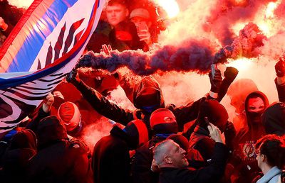 „Fotbalul se «deteritorializează»! Nu mai există ceva esențial” » Un profesor francez de antropologie, conferință de excepție la București: „Am plecat de la tifoso, boală contagioasă, și am ajuns aici”