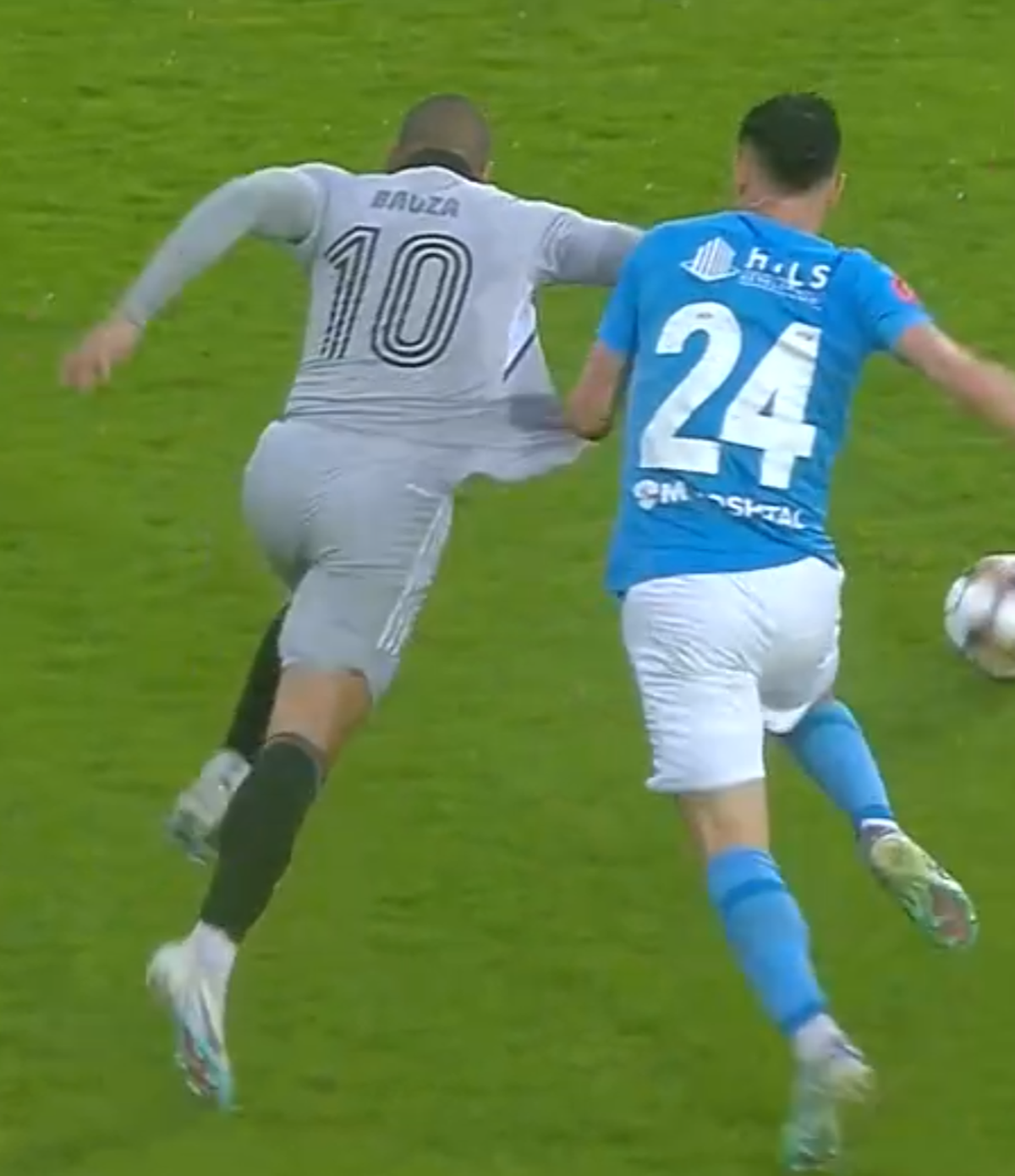 Faza în care Feșnic l-a eliminat pe Ricardinho în Voluntari - FCU Craiova