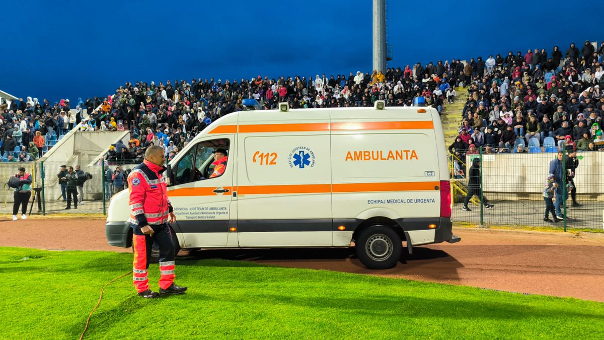 Dinamo recidivează: imagine-șoc cu Romario Benzar după intrarea criminală a lui Abdallah » Diagnosticul pus la spital