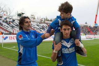 Legătura surprinzătoare dintre vedeta Turciei și antrenorul FCSB! Calhanoglu, prieten apropiat cu Elias Charalambous