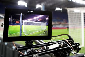 Lovitură majoră încercată pe piața media » Pune la bătaie peste un miliard de euro pentru competiția viitorului din fotbal