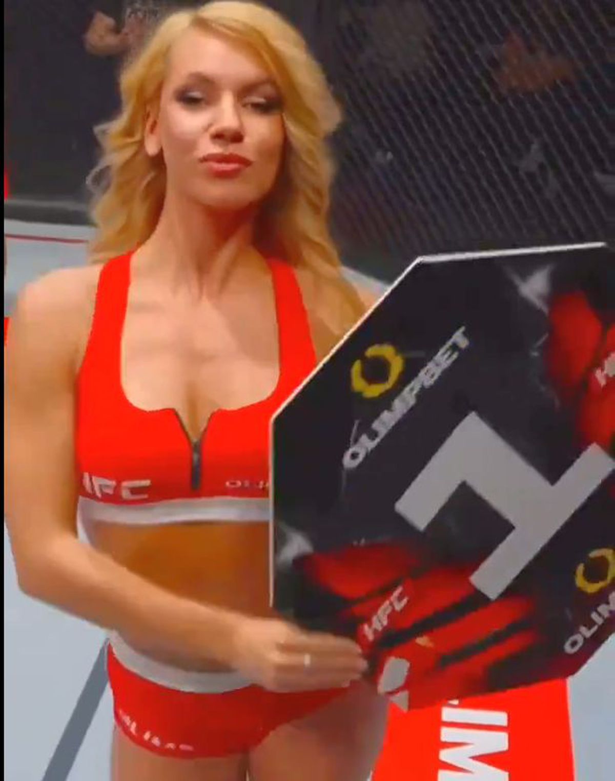 Bătut de fani și suspendat pe viață, luptătorul de MMA care a lovit o „ring girl” vine cu explicații: „Am un mesaj pentru Maria”