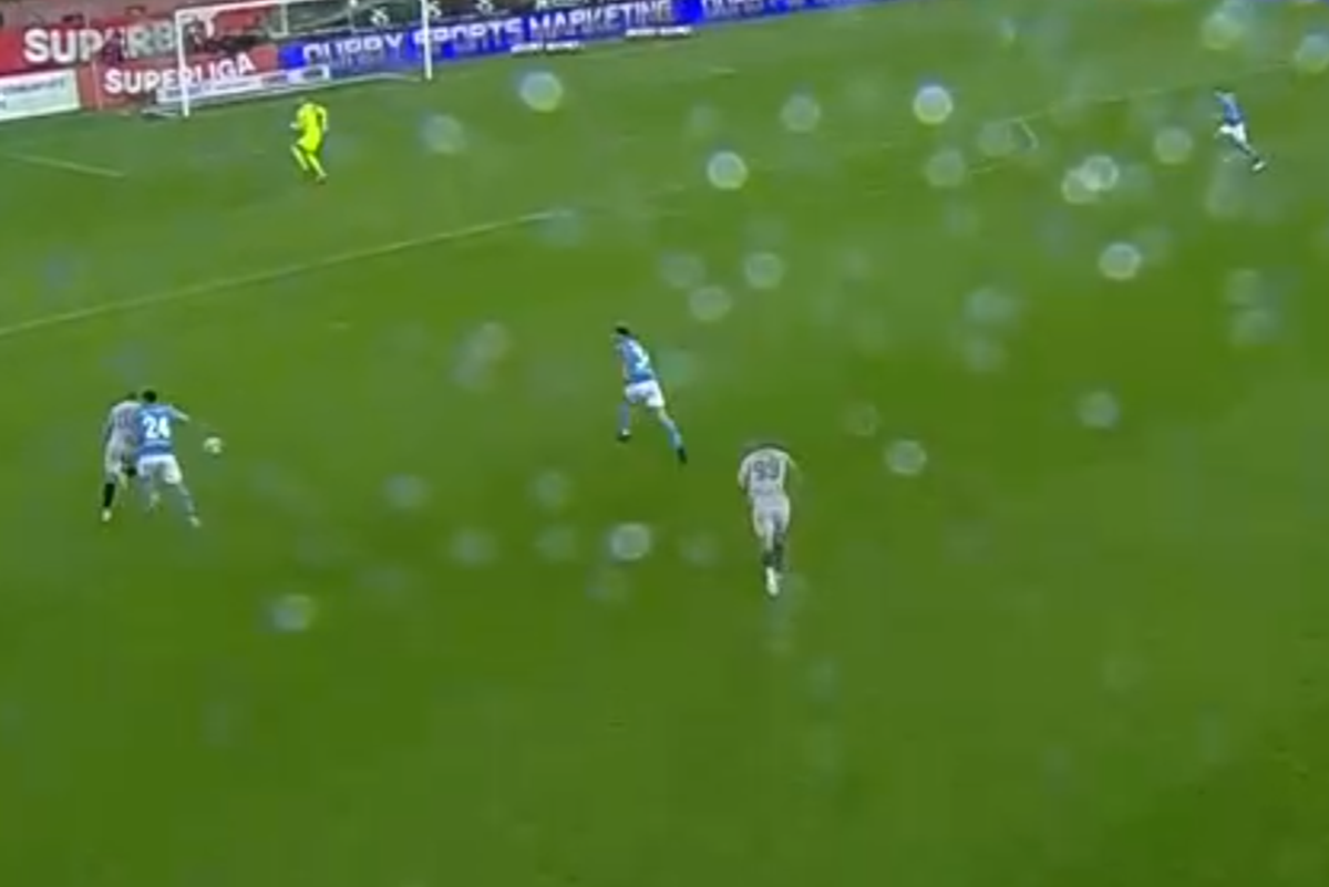 Greșeala imensă de arbitraj din FC Voluntari - FCU Craiova » Eliminare ușoară pentru Ricardinho