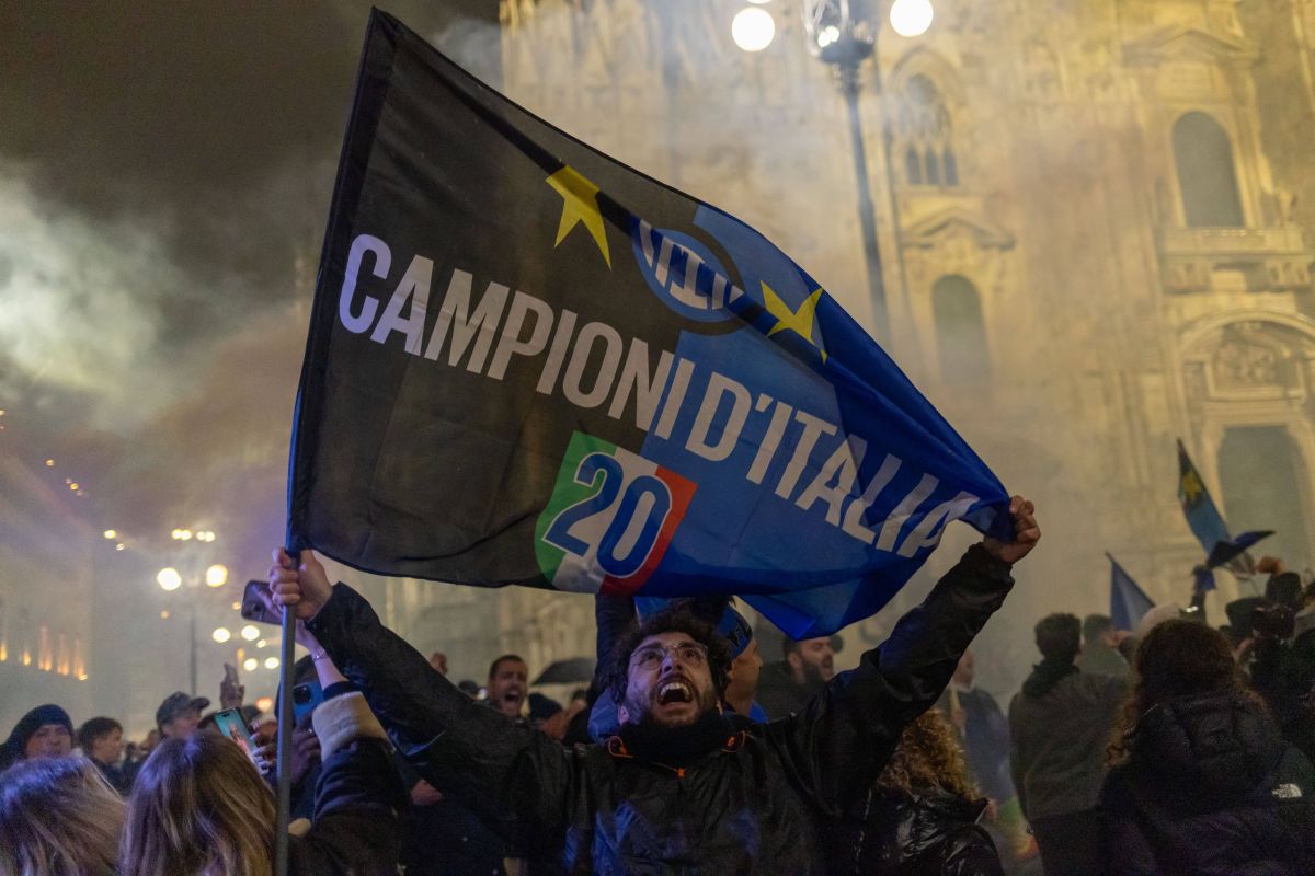 Sărbătoarea fanilor lui Inter Milano după câștigarea Scudetto