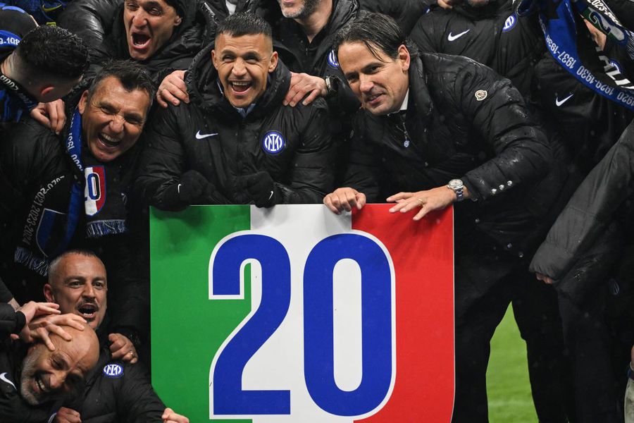 Simone Inzaghi a pus a doua stea pe tricoul lui Inter / Foto: Imago Consecințele „Legii 31 decembrie” pentru Cristi Chivu