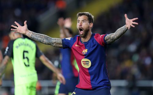 Și fundașul Inigo Martinez se miră cum de Barcelona n-a putut să marcheze decât un gol cu Mallorca / Foto: Imago