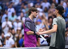 Un jucător din Top 10 s-a antrenat cu Jannik Sinner și oferă detalii despre liderul mondial: „Voi spune adevărul. Cred că este important ca oamenii să știe”