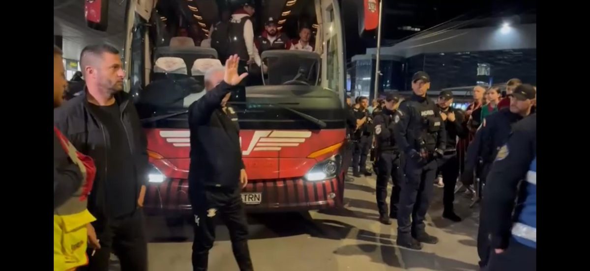 Ce a postat clubul Rapid în seara în care Marius Șumudică și-a anunțat demisia: „Nici măcar”