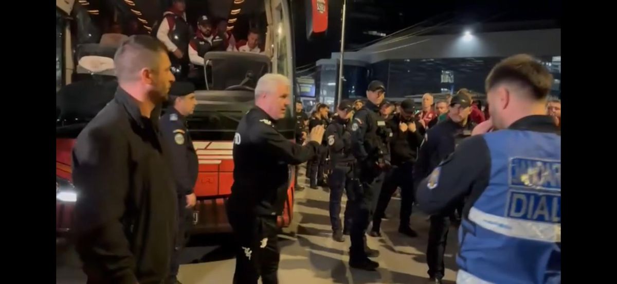 Marius Șumudică și-a anunțat demisia de la Rapid în fața fanilor