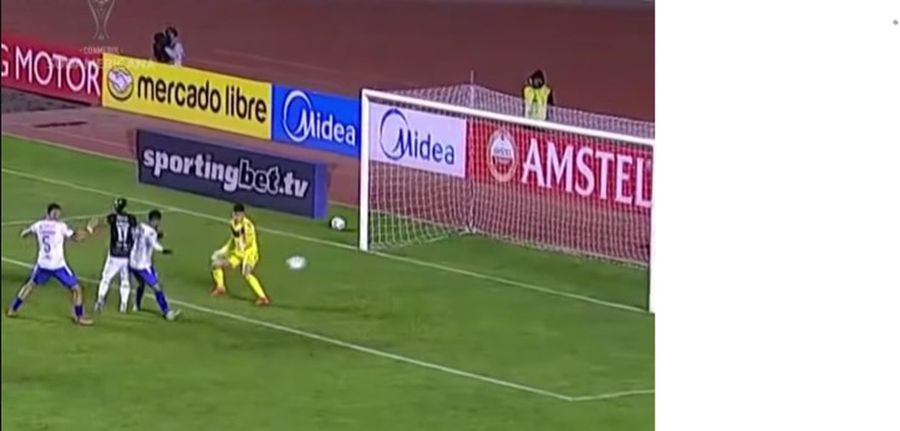 Dayro Moreno deschide scorul cu o execuție cu exteriorul din marginea careului mic / Foto: Instagram thesudamericana La aproape 40 de ani, Dayro Moreno scrie istorie! » „Merită să revină la echipa națională”