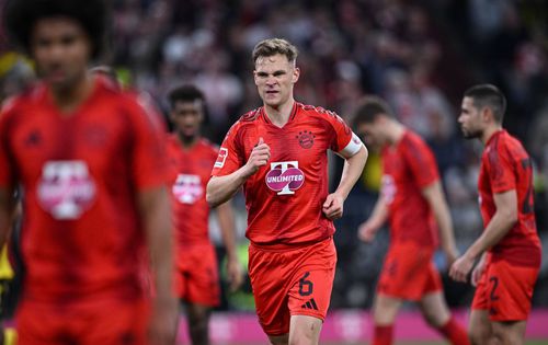 Așa arată tricourile în care Bayern a jucat pe 12 aprilie în ultimul meci acasă, 2-2 în derbyul cu Dortmund, pe 12 aprilie / Foto: Imago