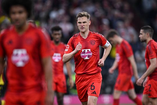 Așa arată tricourile în care Bayern a jucat pe 12 aprilie în ultimul meci acasă, 2-2 în derbyul cu Dortmund, pe 12 aprilie / Foto: Imago