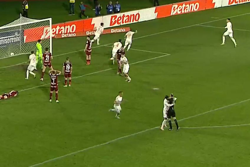 Hermannstadt - Rapid 2-1. Sibienii s-au calificat în finala Cupei României Betano, după un gol la ultima fază marcat de Sergiu Buș. Nebunia din minutul 90+5 l-a făcut pe Alessandro Murgia să-și piardă controlul.