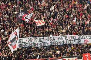 Inamicul numărul 1 la Dinamo - Craiova » Pledoarie pentru rasism pe Arenă