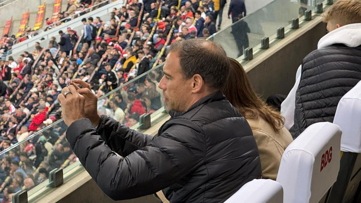 Fostul internațional al lui Liverpool a apărut la Dinamo – Craiova cu tricoul României pe umăr