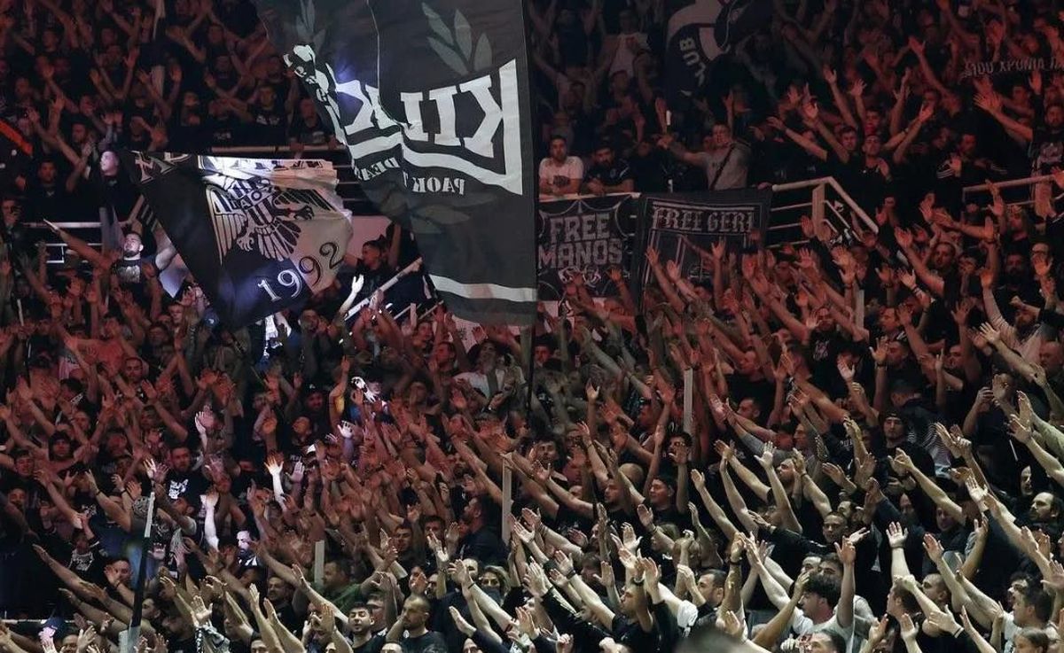 Fanii lui PAOK, omagiu pentru suporterii care și-au pierdut viața în România » Atmosferă electrizantă la Salonic