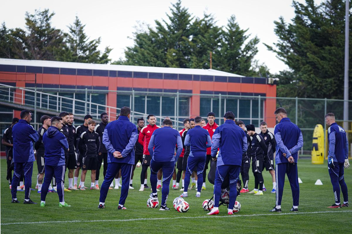 Gata! Mirel Rădoi a luat primul contact cu românii de la Gaziantep