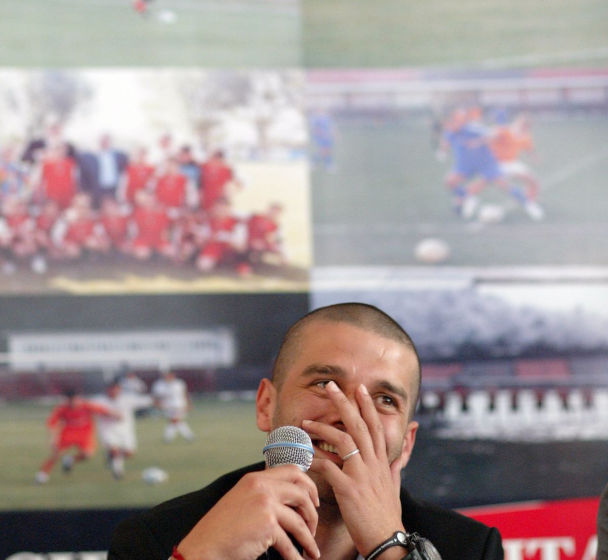 Cristi Chivu, inimă de reșițean » Imagini din 2010, de la dezvelirea bustului lui Mircea Chivu, regretatul său tată