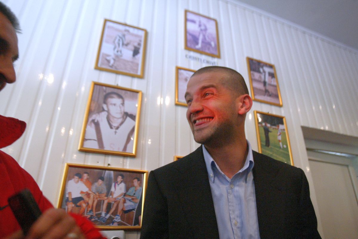 Cristi Chivu, inimă de reșițean » Imagini din 2010, de la dezvelirea bustului lui Mircea Chivu, regretatul său tată