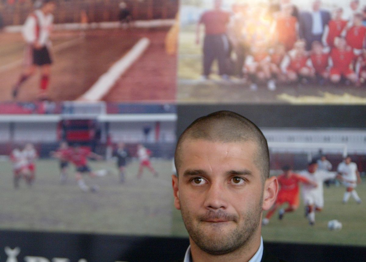 „Acasă la Cristi Chivu” » Italienii au ajuns la Reșița, în orașul campionului! Detaliul care i-a surprins: „Se întoarce pe furiș la mormânt”
