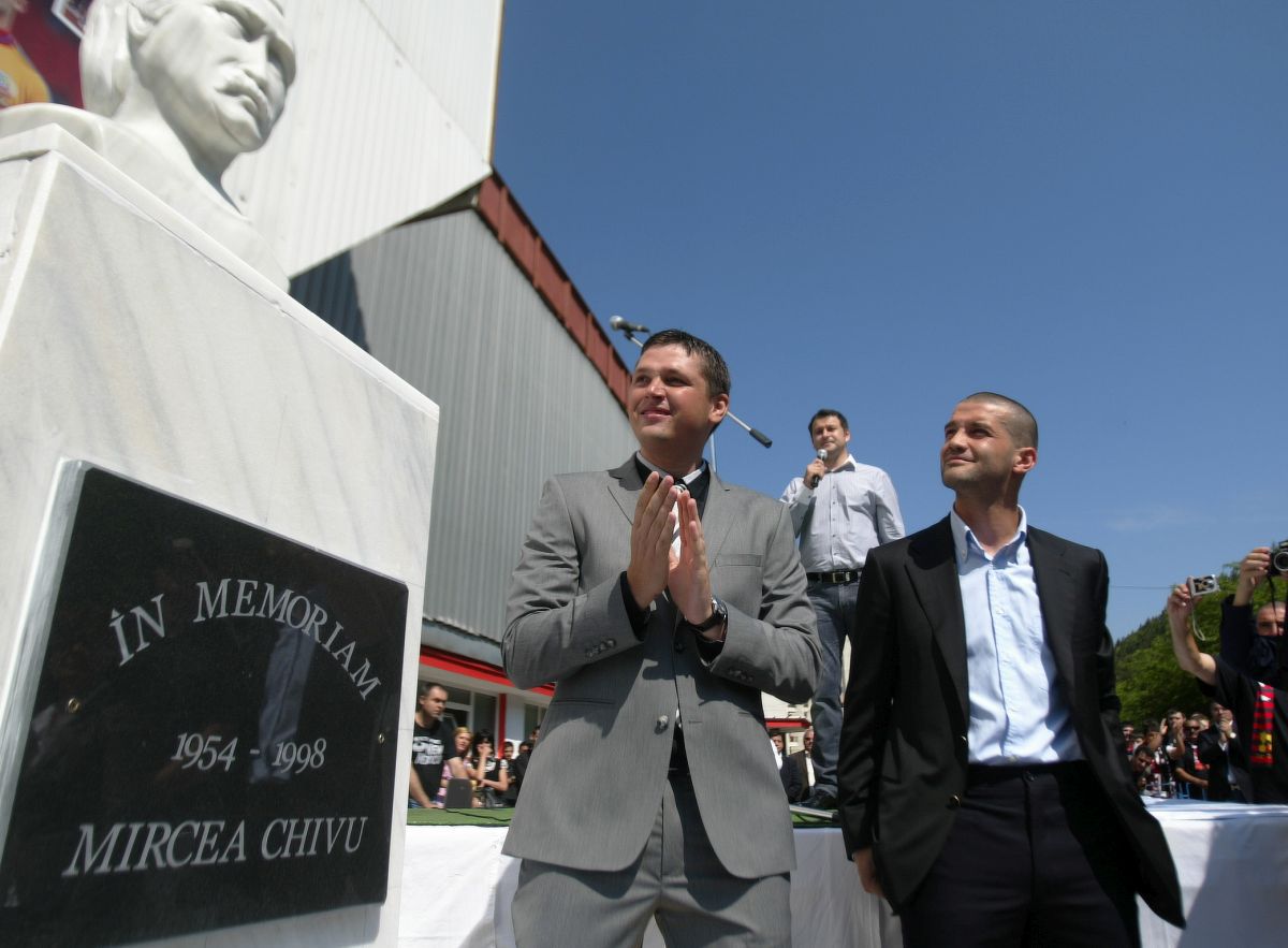 „Uitați-vă la el, e și o mână divină” » Poveștile emoționante ale oamenilor lângă care a crescut Cristi Chivu: „Fie iertat, tatăl lui nu-l lăsa să facă nimic!”