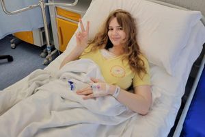 Zâmbetul Carinei » Tânăra handbalistă diagnosticată cu o boală crâncenă, mesaj emoționant din spital: „Sunt o luptătoare, cum am fost mereu pe teren”